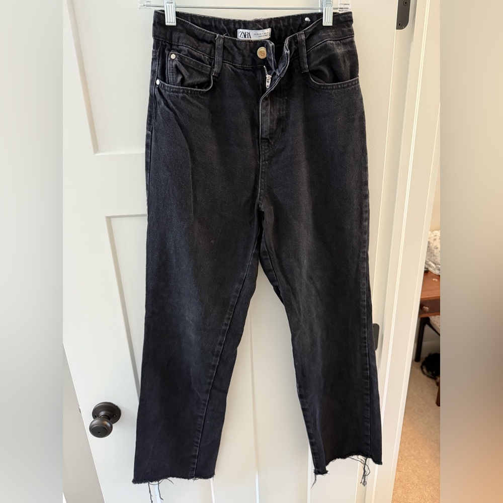 Zara high rise straight jeans, black size 4